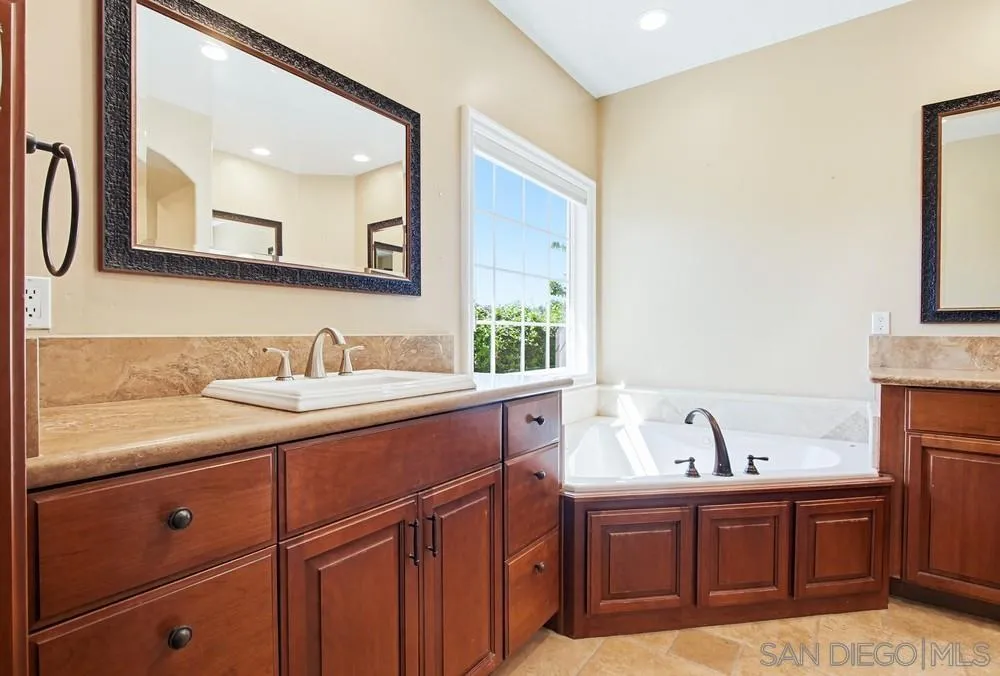 12858 Stone Canyon Road Poway, CA 92064 - Photo 23 of 38