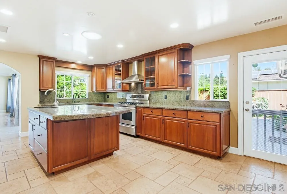 12858 Stone Canyon Road Poway, CA 92064 - Photo 9 of 57