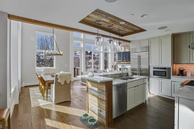 $3,400,000 | 61 A Sterling Lane, Unit 3, Stowe, VT 05672