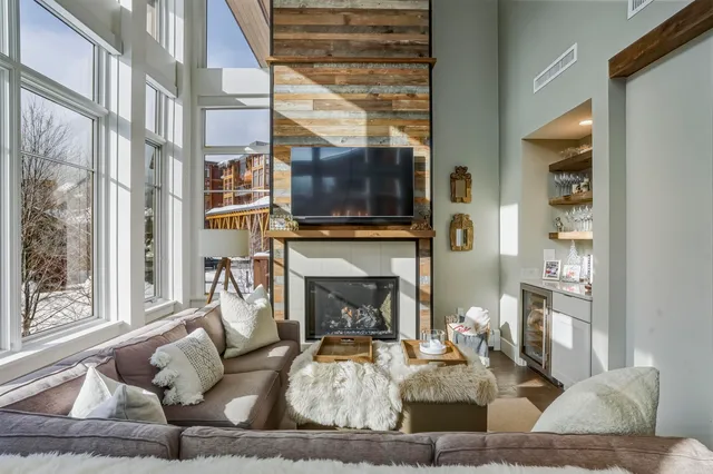 $3,400,000 | 61 A Sterling Lane, Unit 3, Stowe, VT 05672