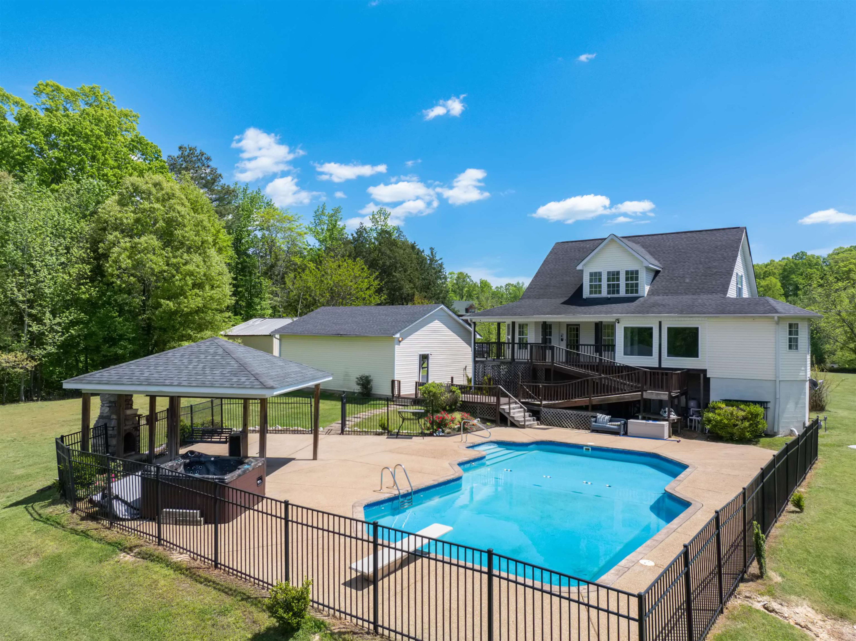 2877 McKenzie Road Parsons, TN 38363 - Photo 5 of 48 Photo 5