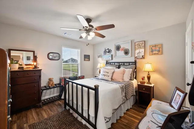 $820,000 | 122 Moonlight Point, Corsicana, TX 75109