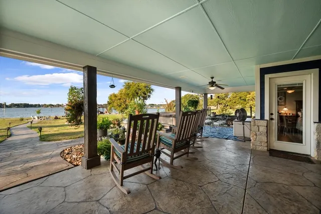 $820,000 | 122 Moonlight Point, Corsicana, TX 75109