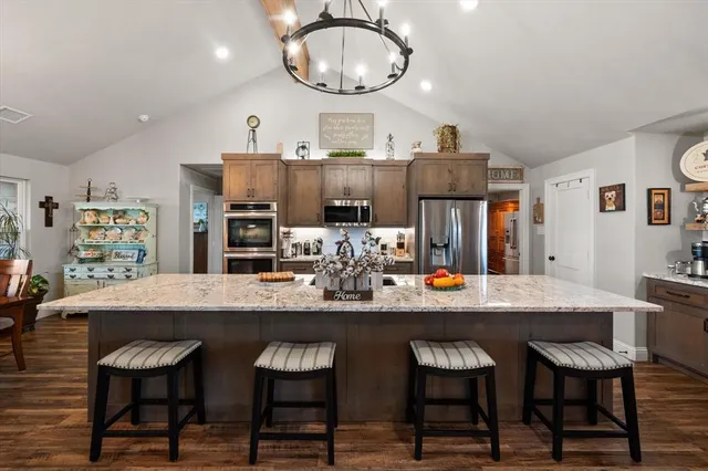 $820,000 | 122 Moonlight Point, Corsicana, TX 75109