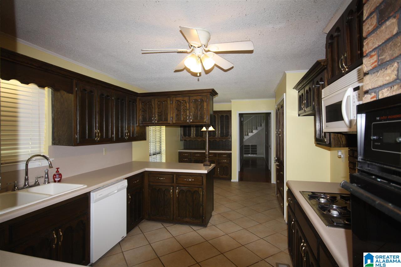 3881 South Shades Crest Road Birmingham, AL 35244 - Photo 6 of 26