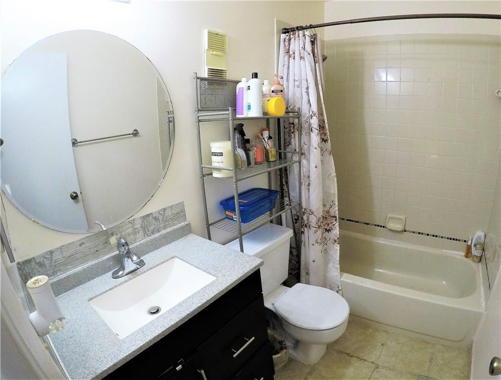 5424 Gate Lake Road, Unit 5424 Tamarac, FL 33319 - Photo 19 of 42 Photo 19