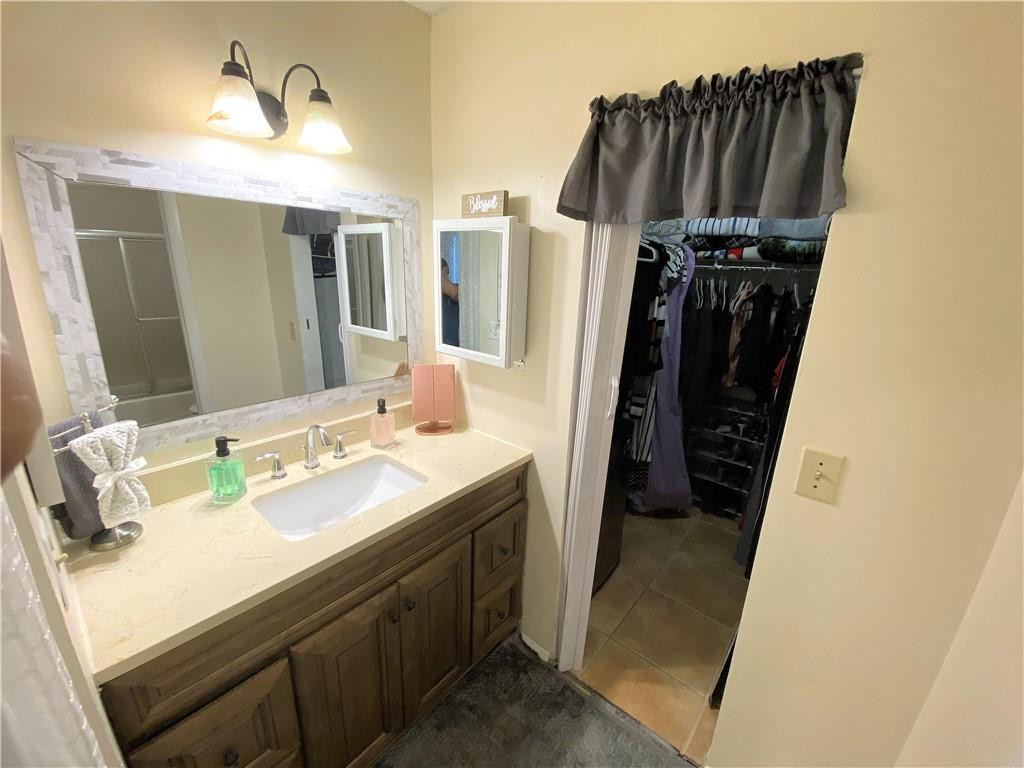 5424 Gate Lake Road, Unit 5424 Tamarac, FL 33319 - Photo 22 of 42 Photo 22