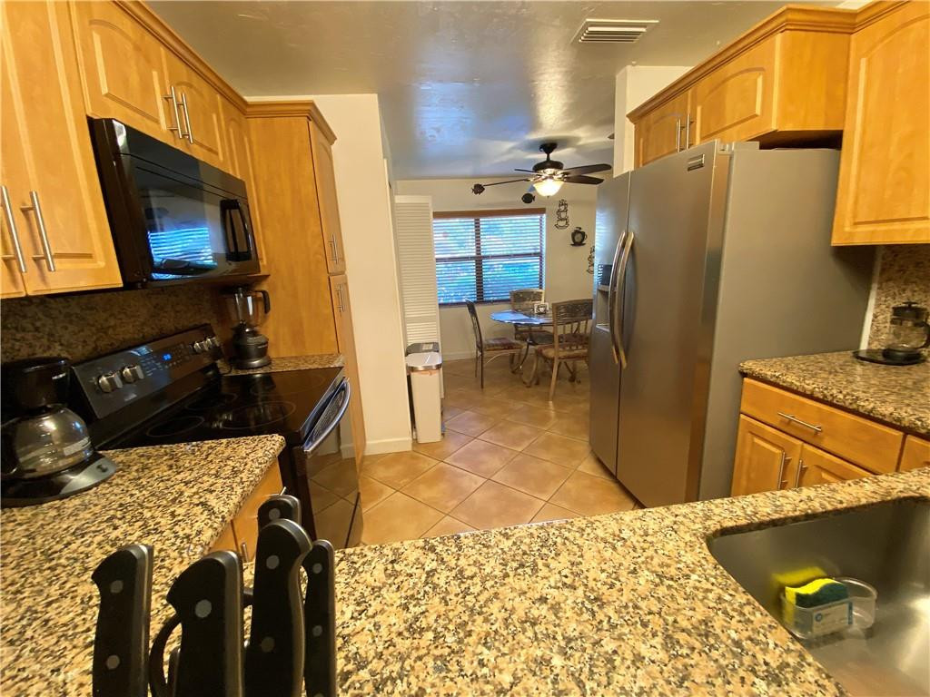5424 Gate Lake Road, Unit 5424 Tamarac, FL 33319 - Photo 30 of 42 Photo 30