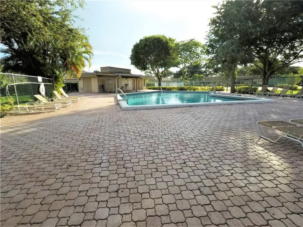 5424 Gate Lake Road, Unit 5424 Tamarac, FL 33319 - Photo 39 of 42 Photo 39