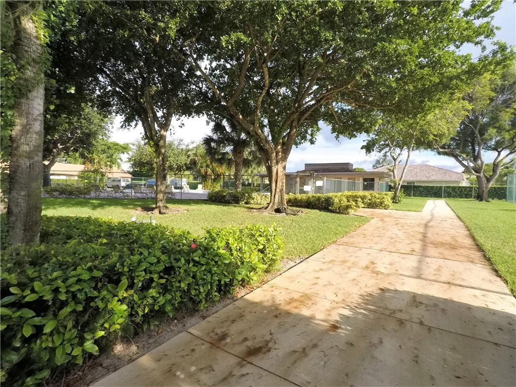5424 Gate Lake Road, Unit 5424 Tamarac, FL 33319 - Photo 40 of 42 Photo 40