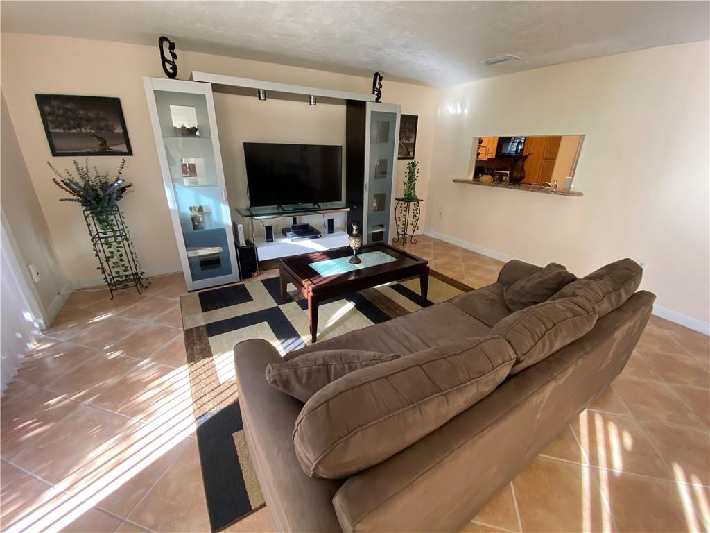 5424 Gate Lake Road, Unit 5424 Tamarac, FL 33319 - Photo 4 of 42 Photo 4