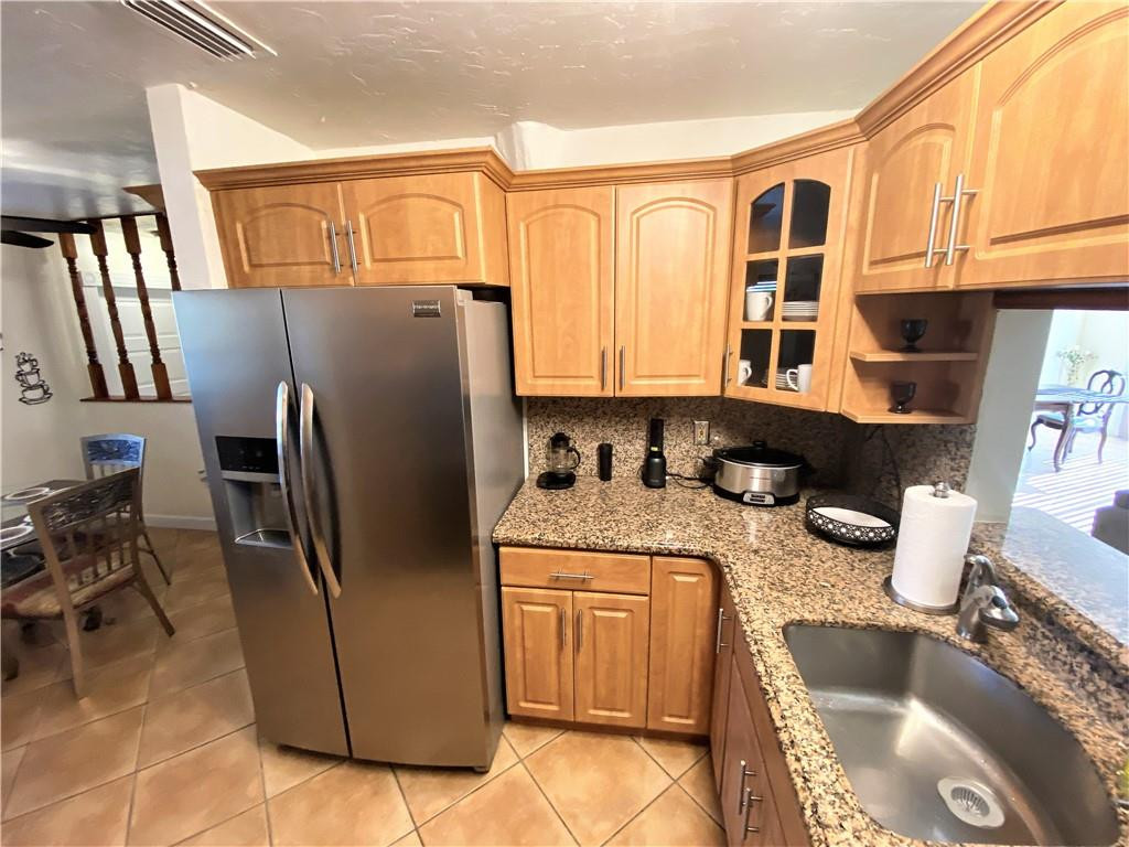 5424 Gate Lake Road, Unit 5424 Tamarac, FL 33319 - Photo 6 of 42 Photo 6