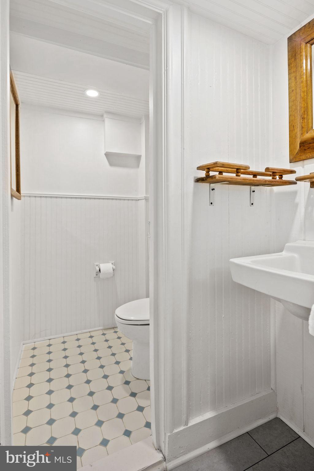 2815 Woodley Road Northwest Washington, DC 20008 - Photo 38 of 43