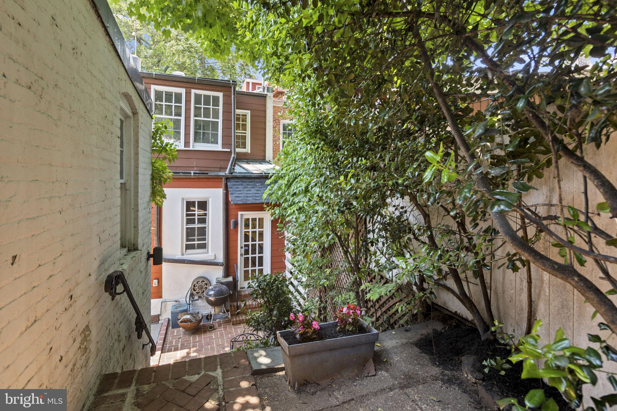 2815 Woodley Road Northwest Washington, DC 20008 - Photo 42 of 43