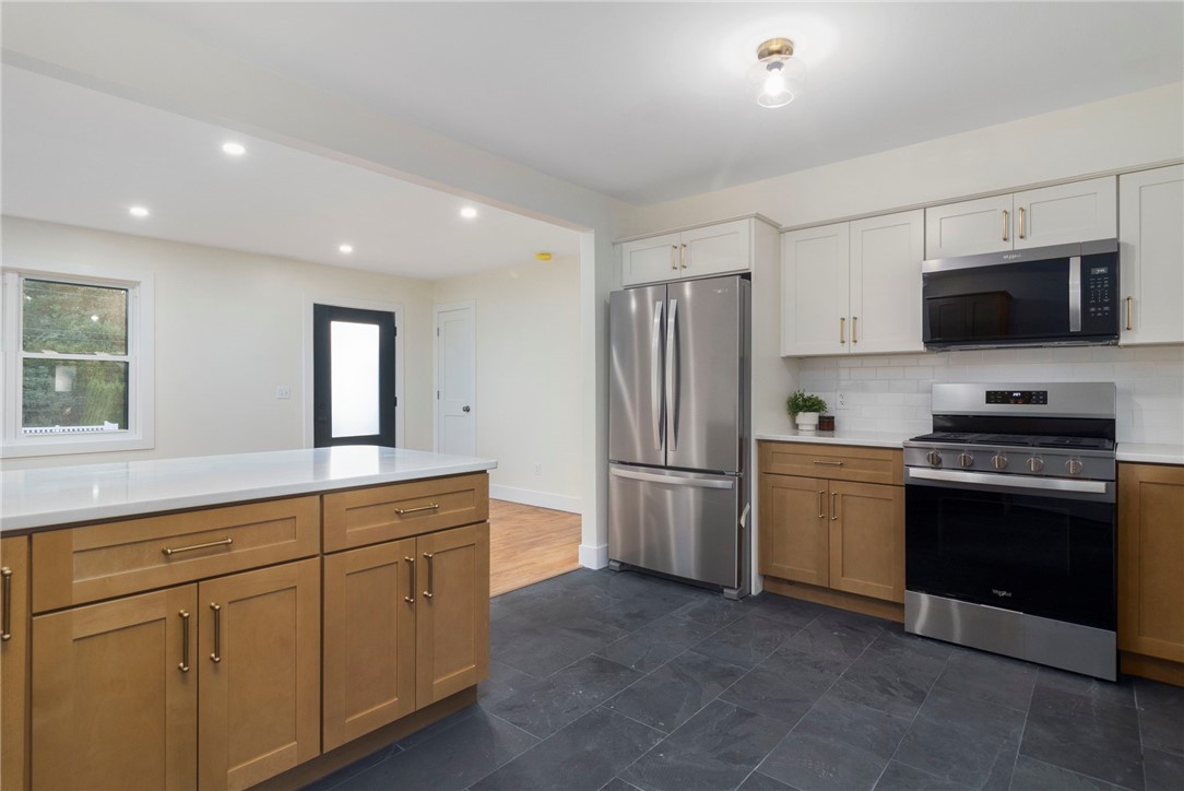 6 Holmes Street Westerly, RI 02891 - Photo 9 of 32 Gallery Image 9
