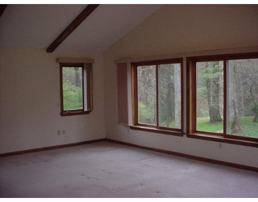 29 Captain Road Longmeadow, MA 01106 - Photo 4 of 17