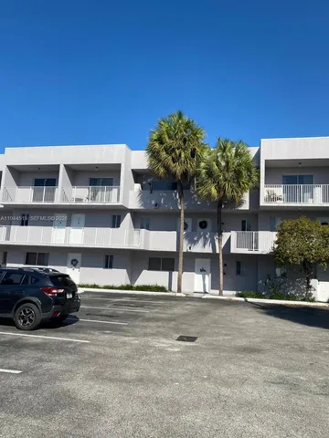 $2,190 | 2690 West 76th Street, Unit 214, Hialeah, FL 33016