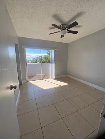 $2,190 | 2690 West 76th Street, Unit 214, Hialeah, FL 33016