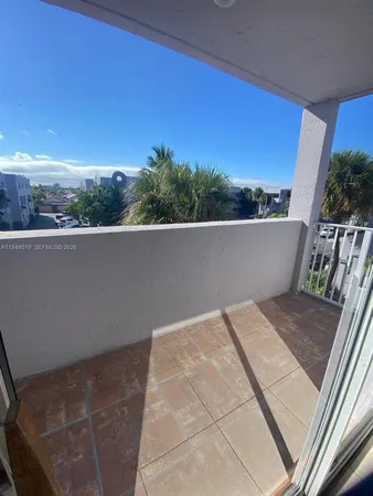 $2,190 | 2690 West 76th Street, Unit 214, Hialeah, FL 33016