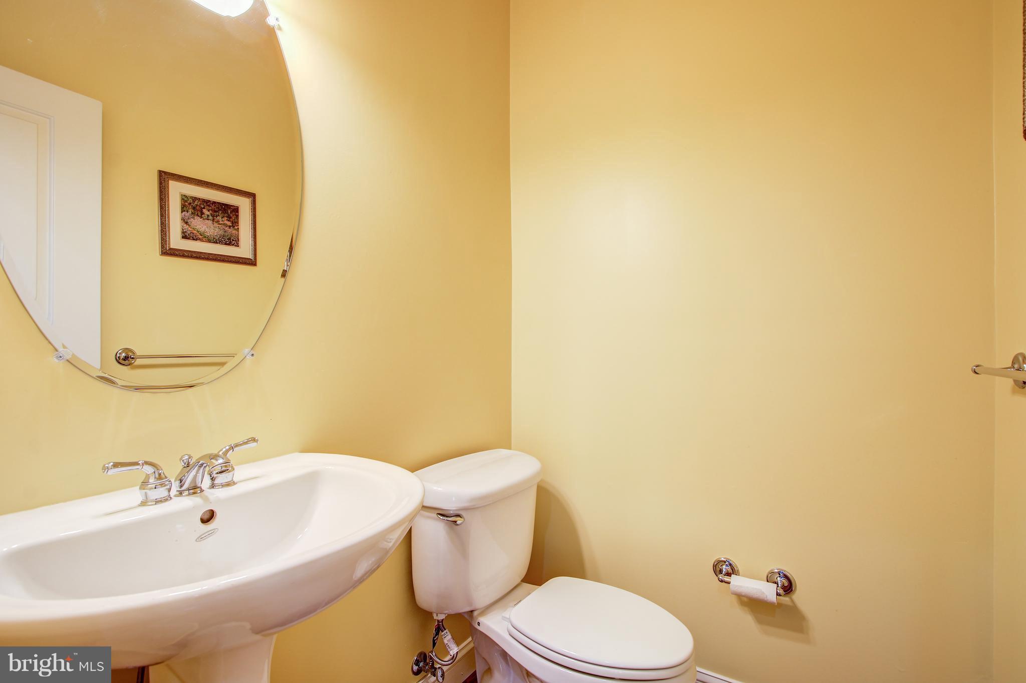 9126 Georgia Avenue Silver Spring, MD 20910 - Photo 18 of 40 Main level powder room