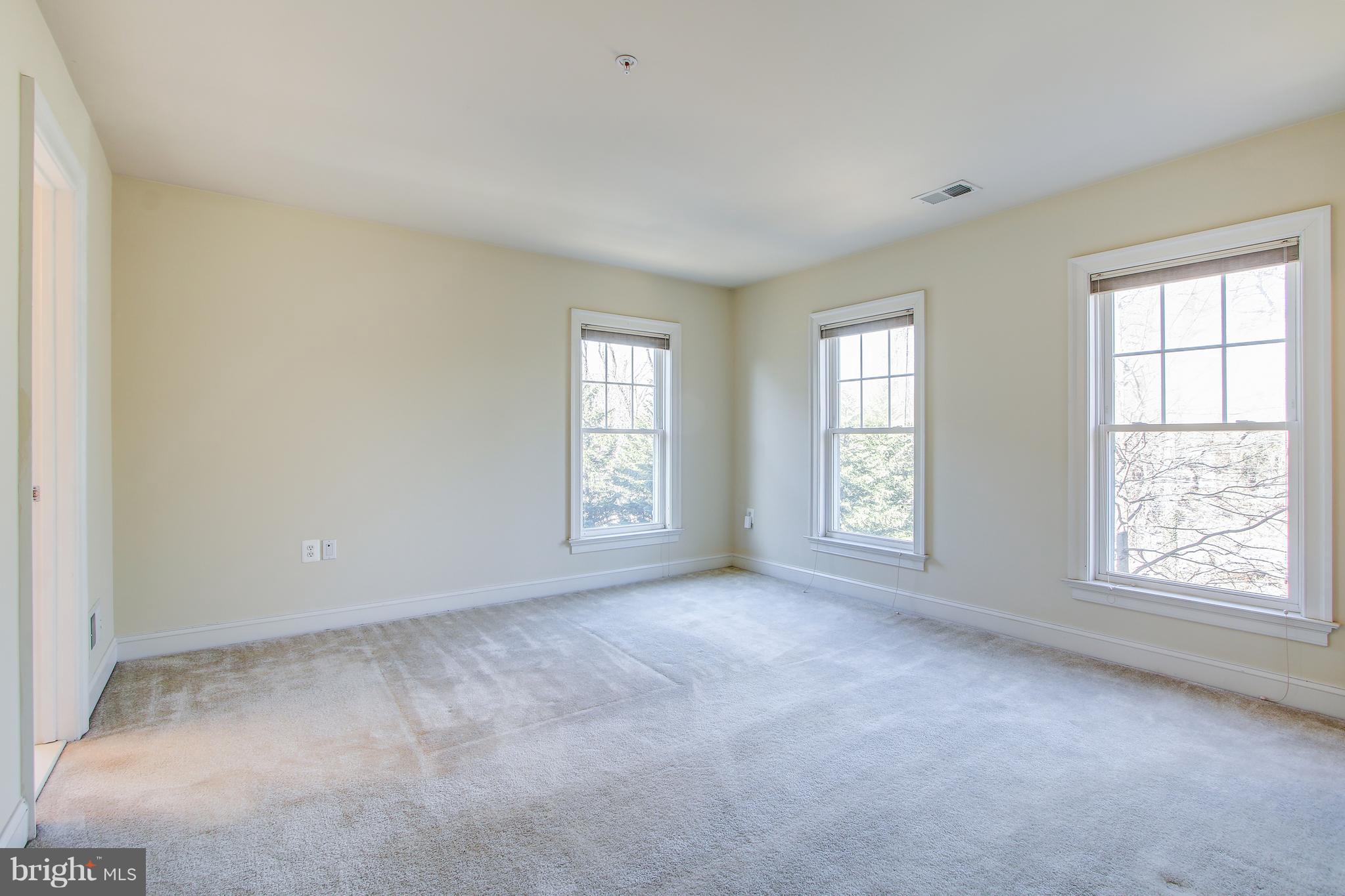 9126 Georgia Avenue Silver Spring, MD 20910 - Photo 22 of 40 BR#2 - Large room ensuite with large walk-in
