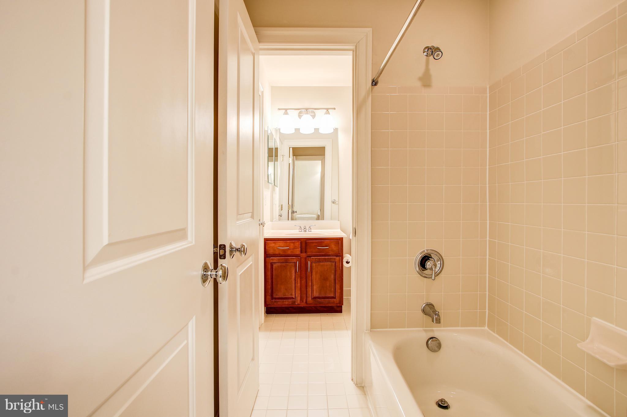 9126 Georgia Avenue Silver Spring, MD 20910 - Photo 26 of 40 Jack-n-jill bath (3rd full bath)