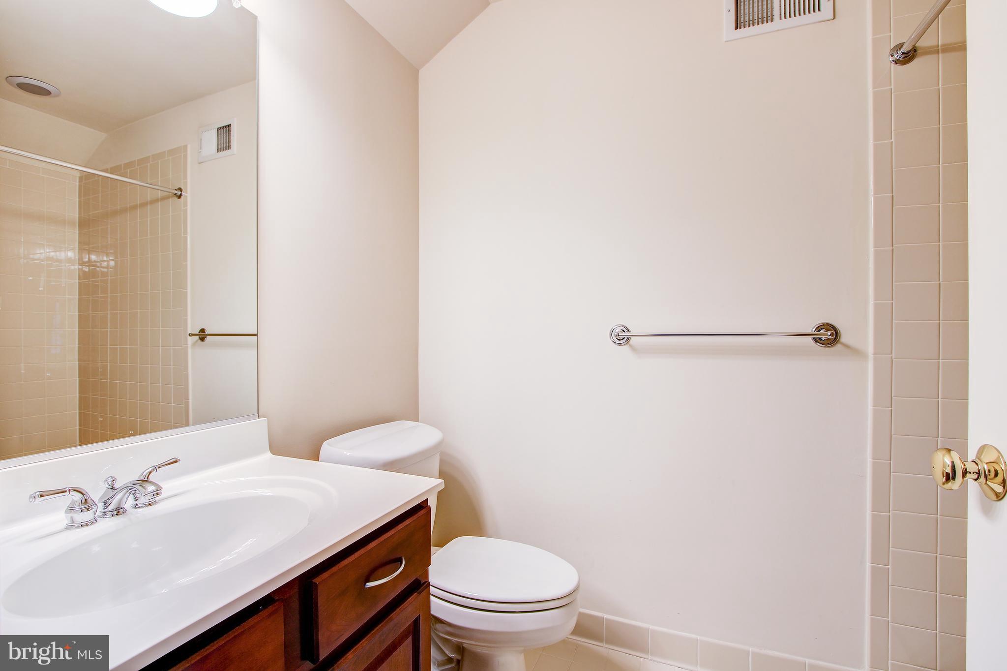9126 Georgia Avenue Silver Spring, MD 20910 - Photo 30 of 40 Full bath - top floor (Full bath #4)