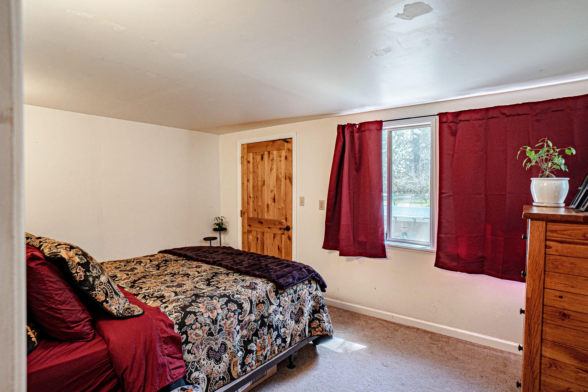 1035 Minthorne Road Rogue River, OR 97537 - Photo 28 of 41 Bedroom