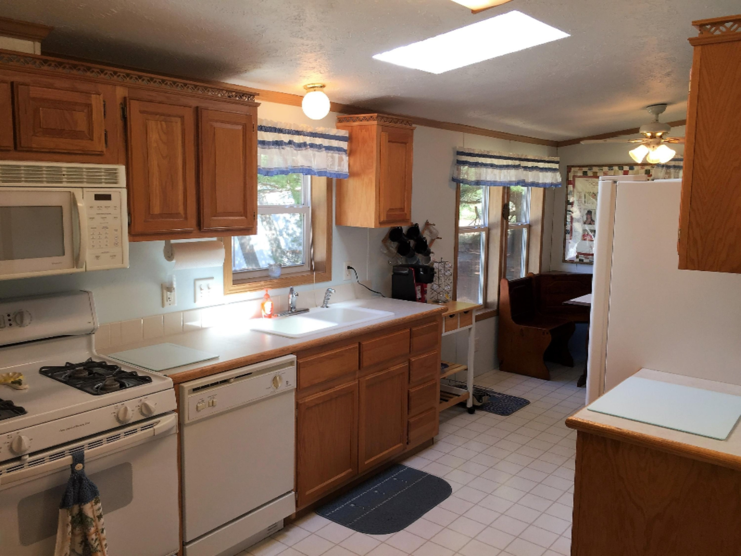 464 West Hoague Road Manistee, MI 49660 - Photo 10 of 27 Kitchen