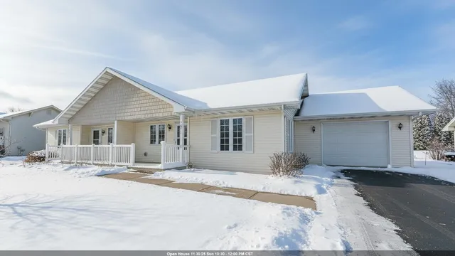 $212,000 | 1871 Nature's Way, Menasha, WI 54952