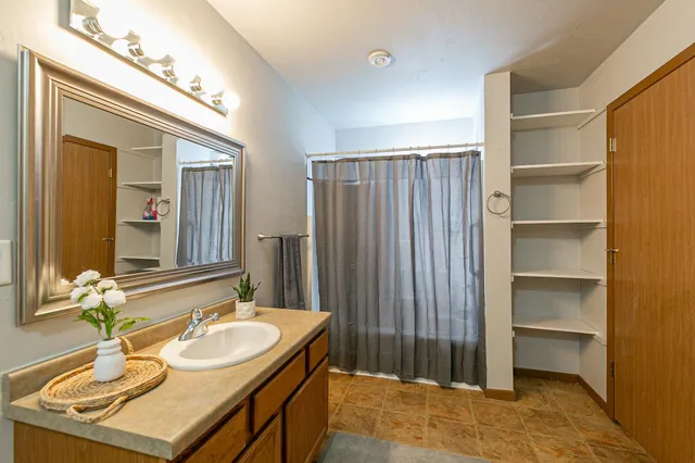 $212,000 | 1871 Nature's Way, Menasha, WI 54952