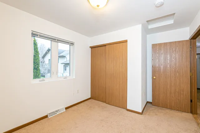 $212,000 | 1871 Nature's Way, Menasha, WI 54952