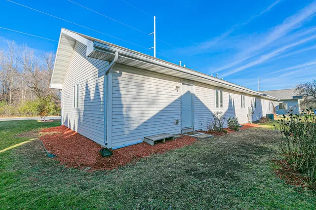 $212,000 | 1871 Nature's Way, Menasha, WI 54952