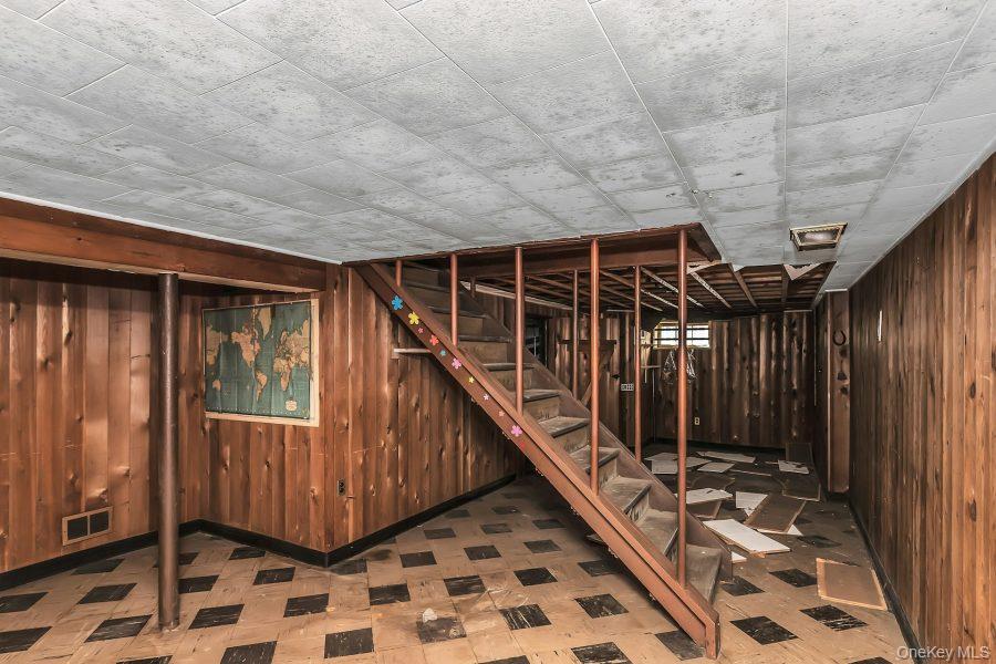 754 Windsor Road Uniondale, NY 11553 - Photo 14 of 18 Gallery Image 14