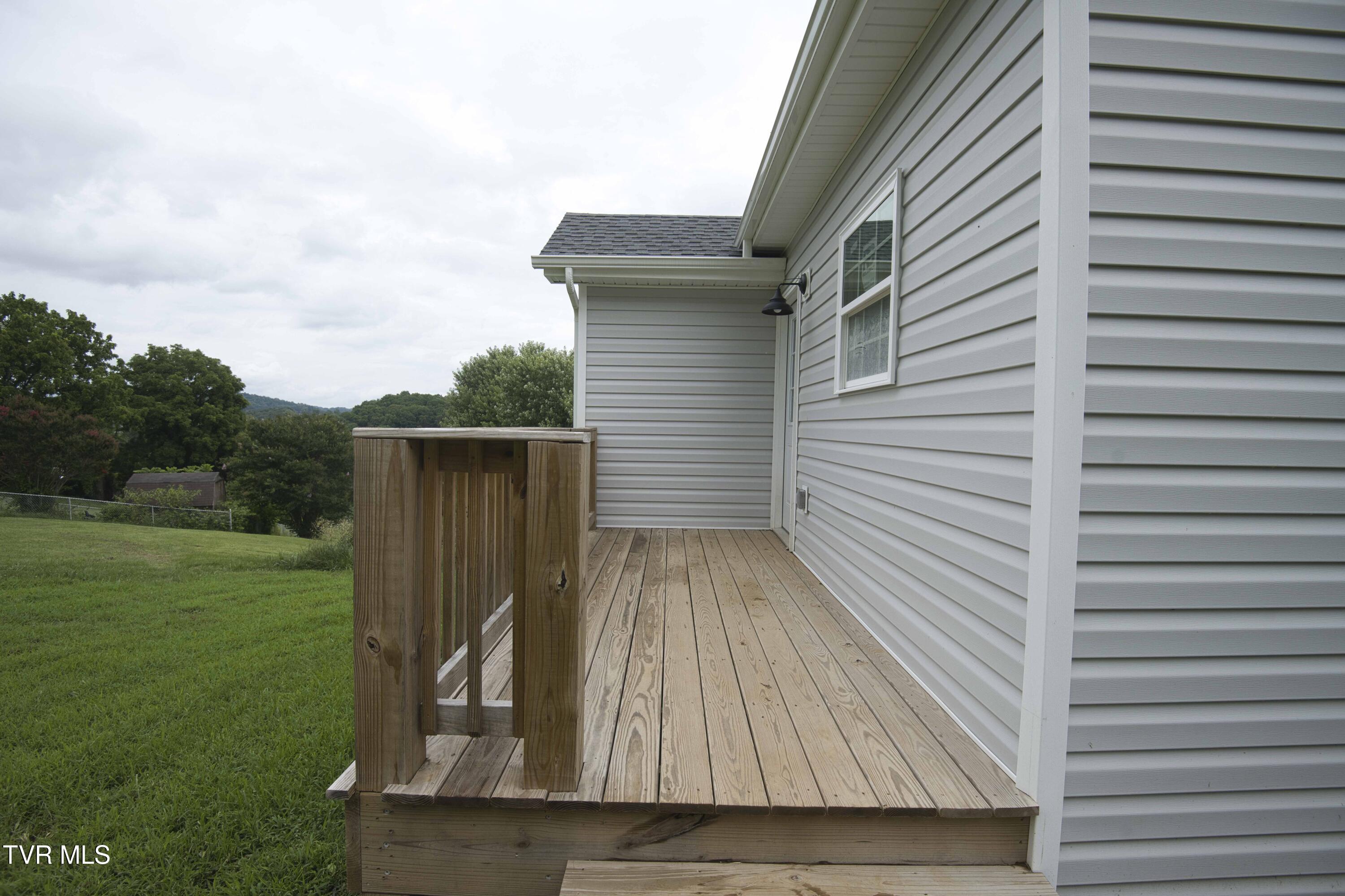 1720 Pendleton Street Kingsport, TN 37660 - Photo 20 of 20 Pendleton_17