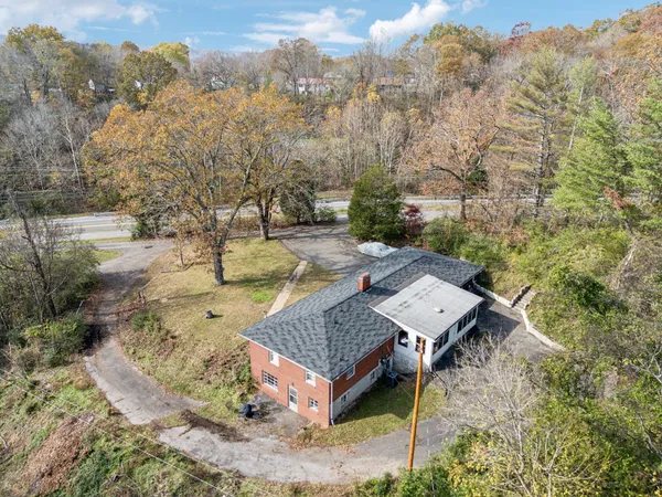 $989,000 | 404 Van Hook Drive, Ashland City, TN 37015