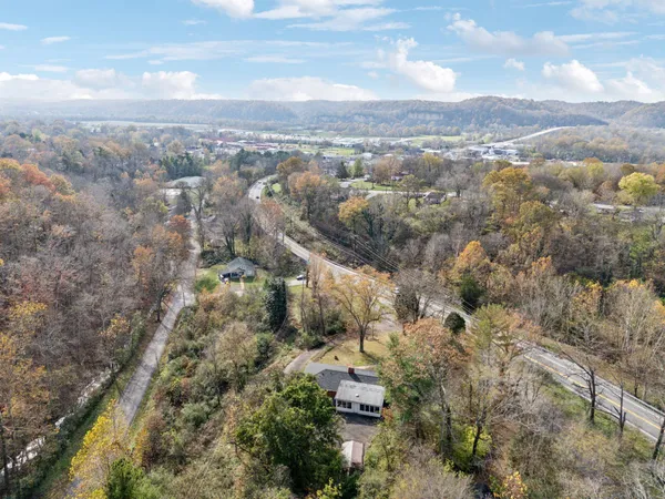 $989,000 | 404 Van Hook Drive, Ashland City, TN 37015