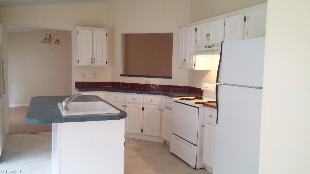 3337 Mountain View Road Germanton, NC 27019 - Photo 4 of 9