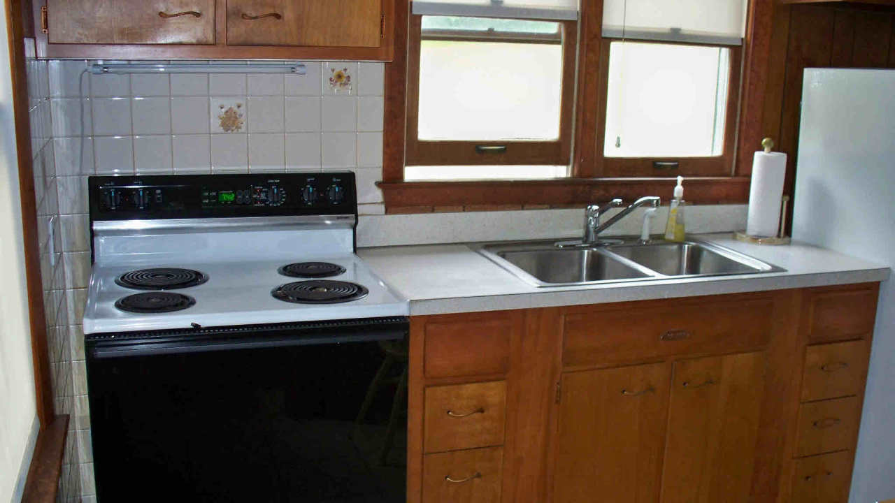 131 Cadwell Road Pittsfield, MA 01201 - Photo 5 of 7 Kitchen