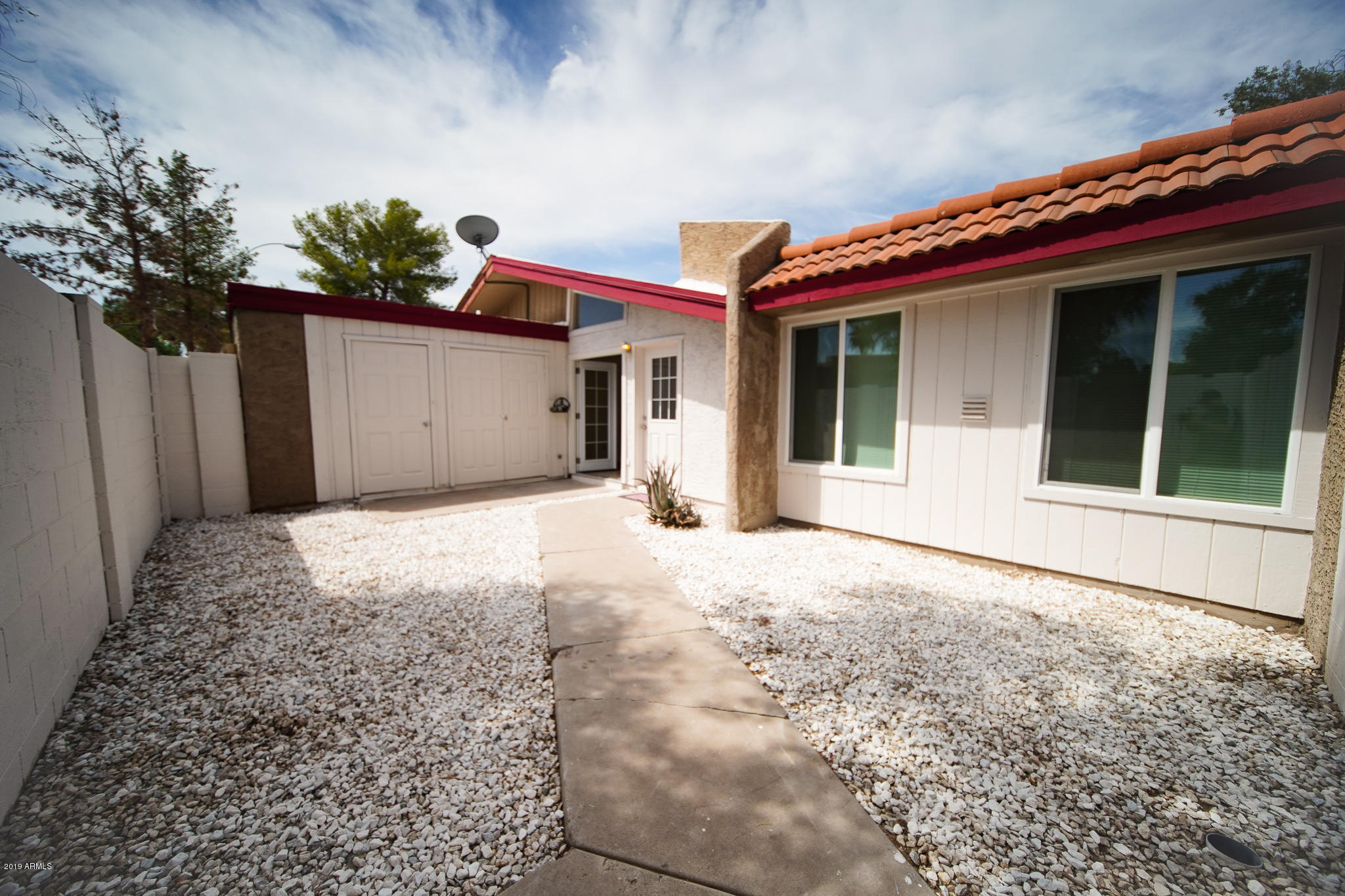 633 North May, Unit 19 Mesa, AZ 85201 - Photo 4 of 14 DSC00562