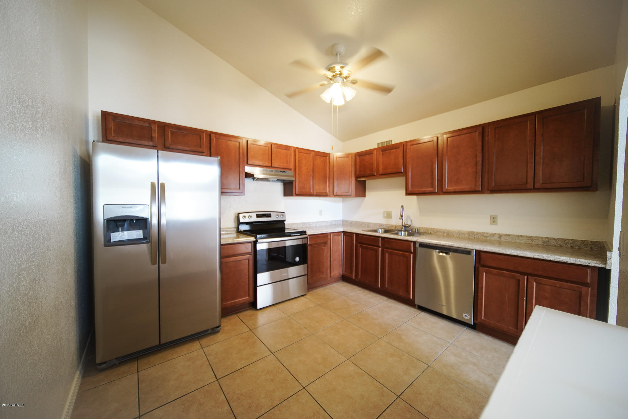 633 North May, Unit 19 Mesa, AZ 85201 - Photo 7 of 14 Kitchen New Appliances