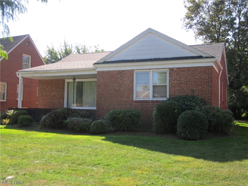 3812 Warrendale Road Cleveland, OH 44118 - Photo 3 of 32 Just another angle of front of house