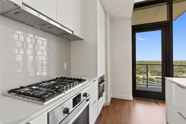 $3,395 | 44 East Avenue, Unit 2011, Austin, TX 78701