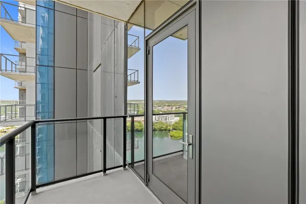 $3,395 | 44 East Avenue, Unit 2011, Austin, TX 78701