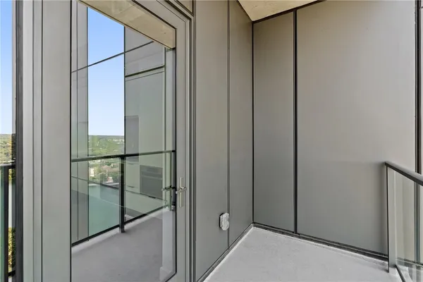 $3,395 | 44 East Avenue, Unit 2011, Austin, TX 78701