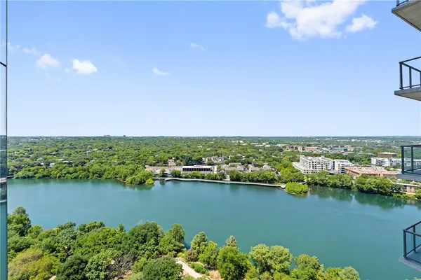 $3,395 | 44 East Avenue, Unit 2011, Austin, TX 78701