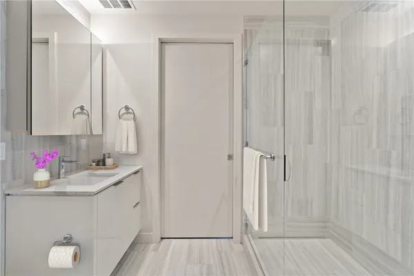 $3,395 | 44 East Avenue, Unit 2011, Austin, TX 78701