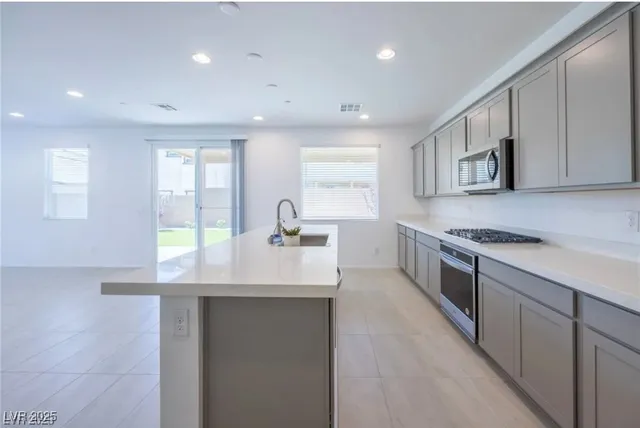 $2,900 | 10407 Sadie Blake Avenue, Las Vegas, NV 89166