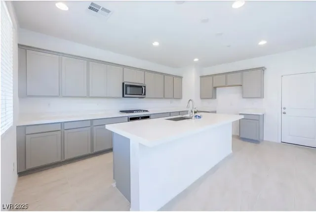 $2,900 | 10407 Sadie Blake Avenue, Las Vegas, NV 89166