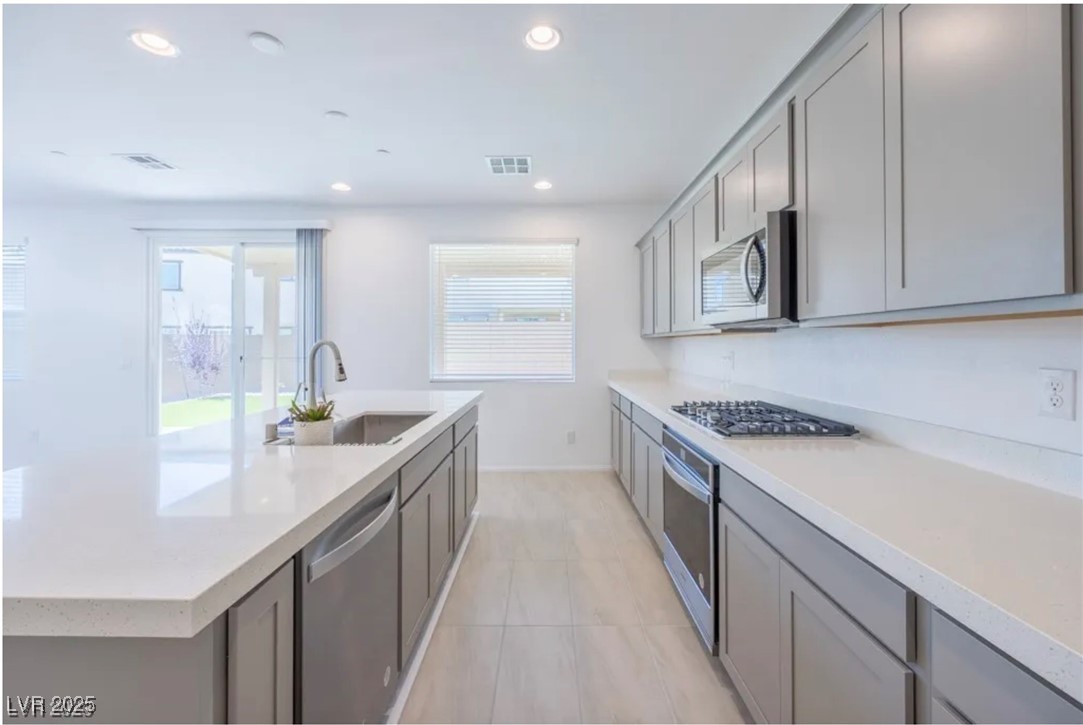 10407 Sadie Blake Avenue Las Vegas, NV 89166 - Photo 10 of 25